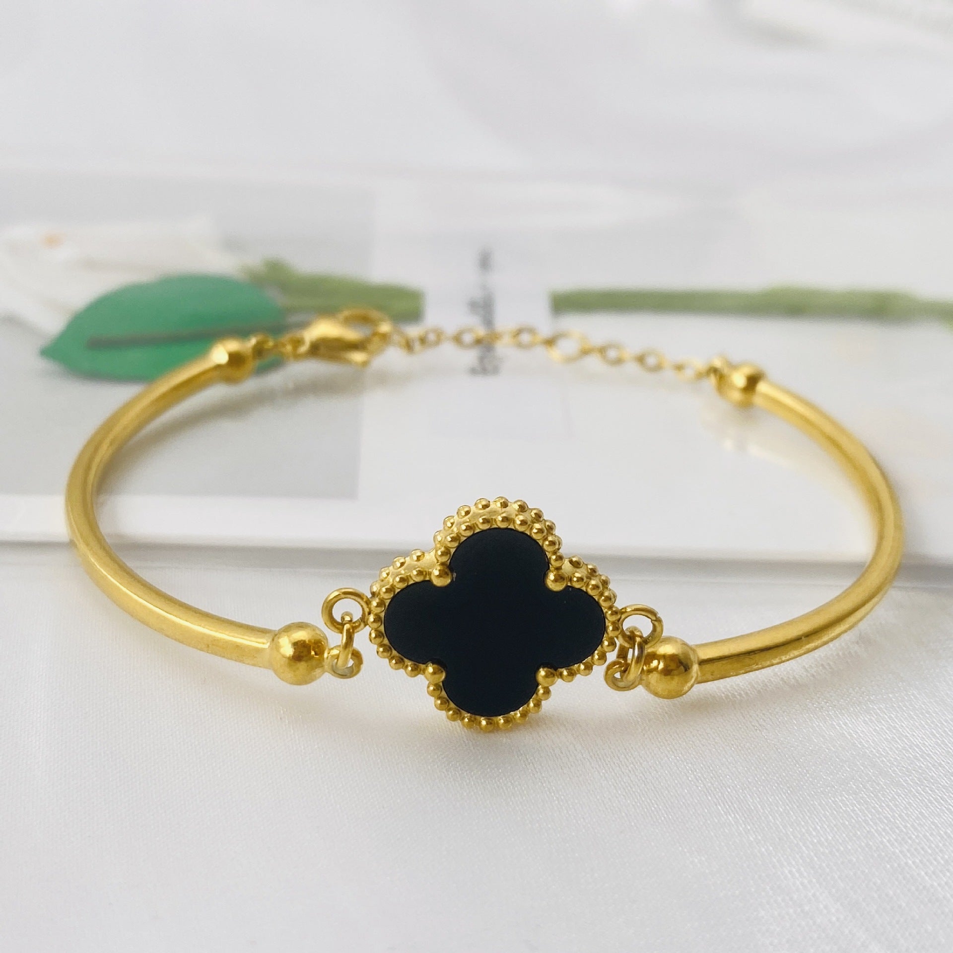 Luxury Clover Bracelet – Gold Stainless Steel